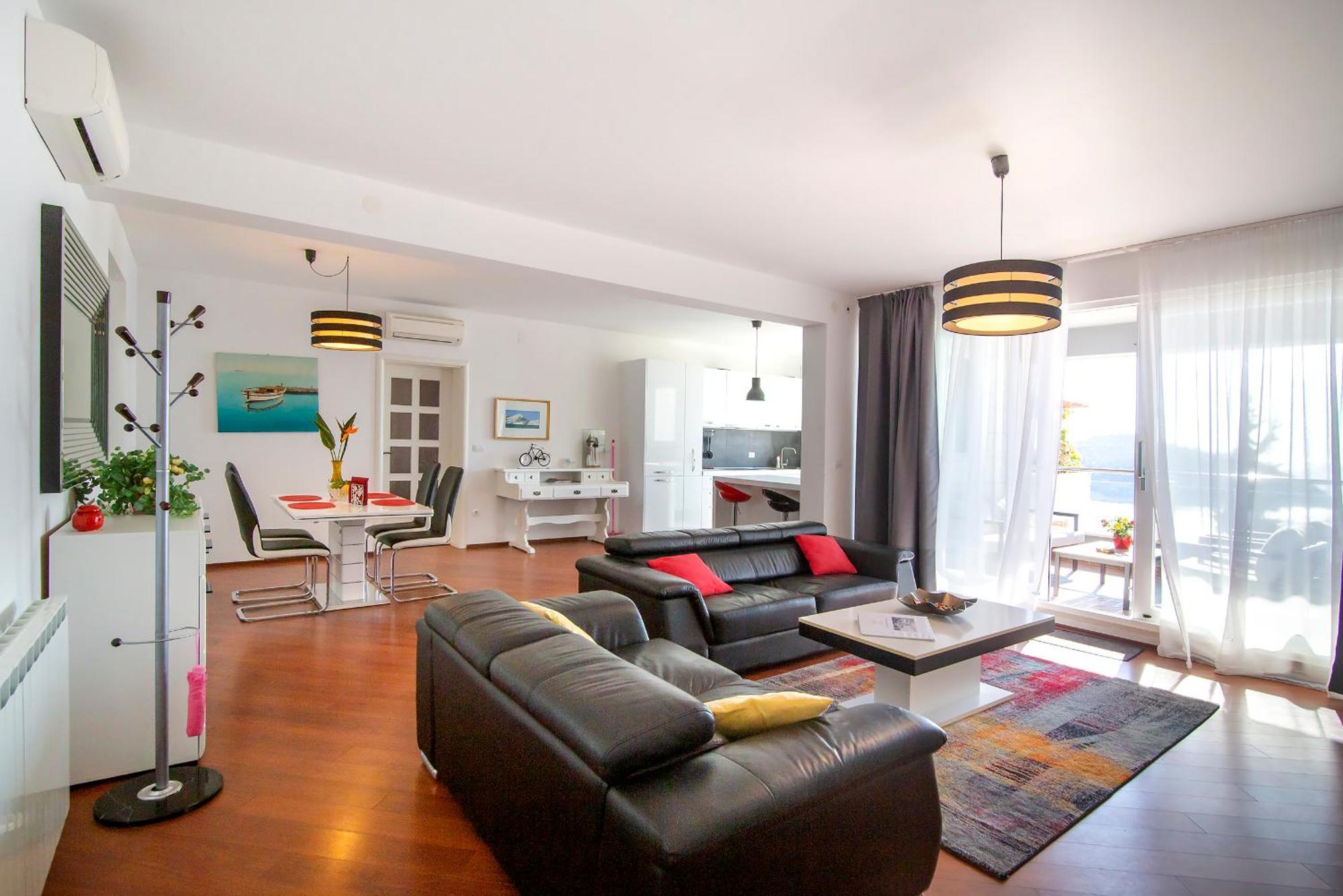 73 Stairs Apartment